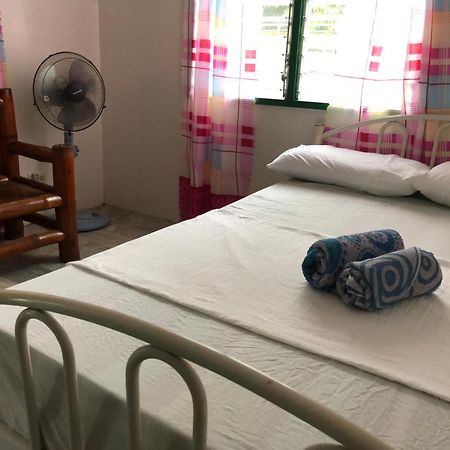 Puerto Galera Hostel Δωμάτιο φωτογραφία