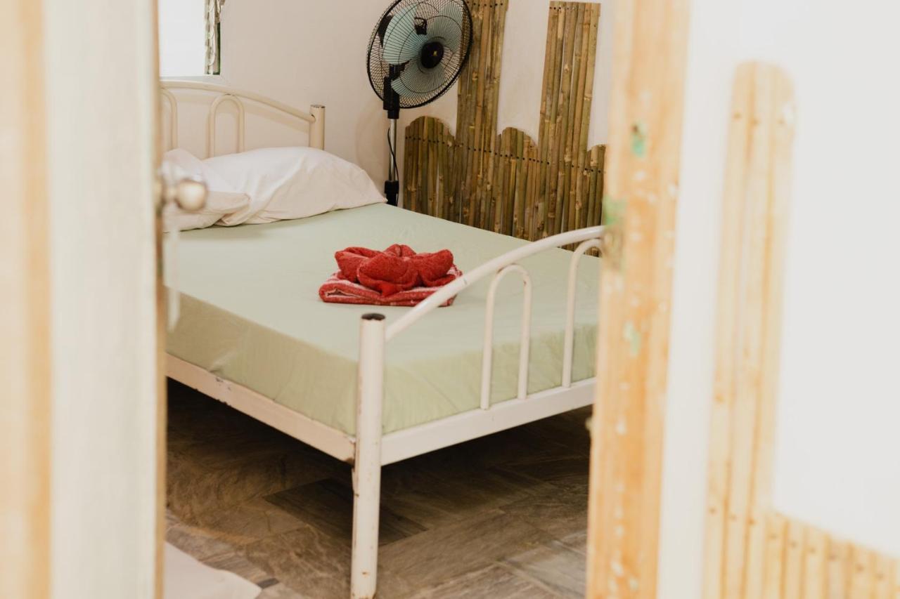 Puerto Galera Hostel Εξωτερικό φωτογραφία